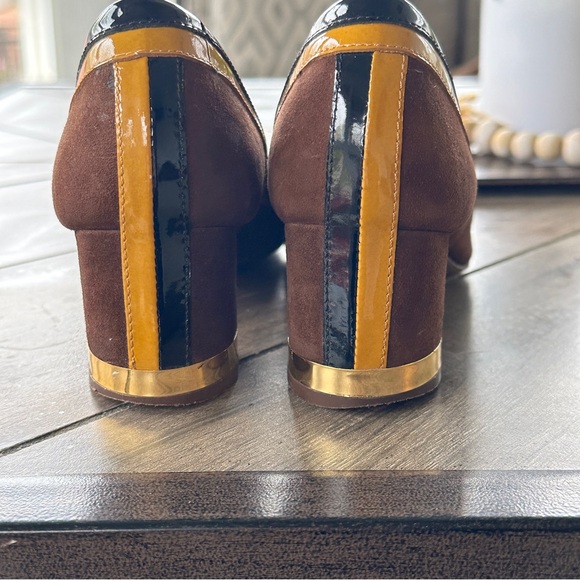 Tory Burch Brown Suede Block Heels with Gold Metal TB emblem. Size 6.5 Women’s - Picture 5 of 8